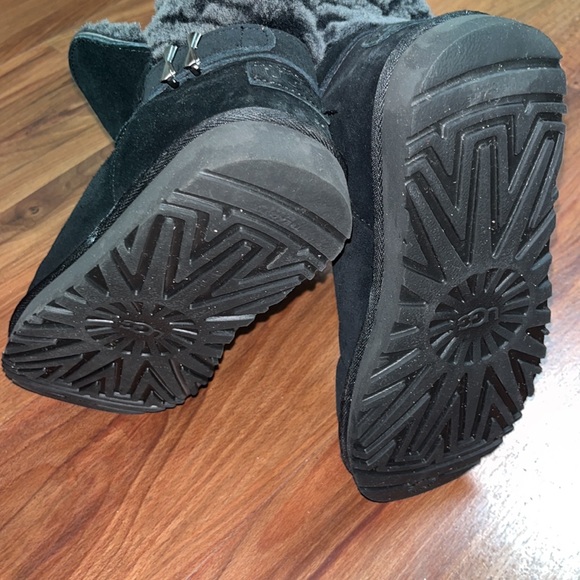 Worned Uggs - Picture 11 of 13